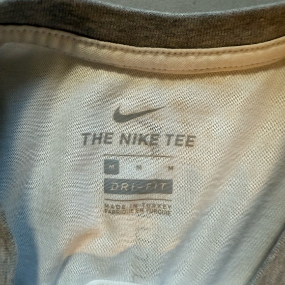 Nike Dri-FIT 3/4 sleeve raglan baseball tee in White and Gray - Picture 3 of 4